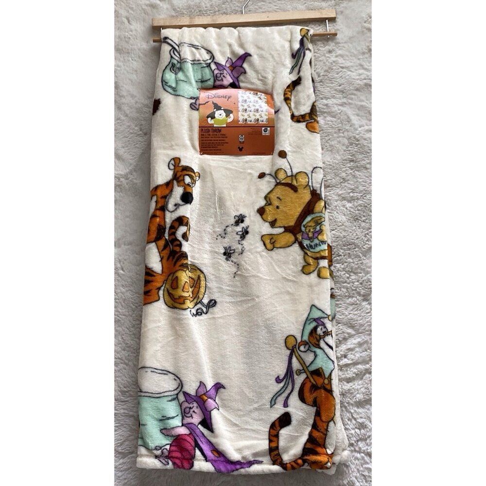Disney Winnie The Pooh Throw Blanket 50x70” Halloween Costumes Tigger Piglet NEW